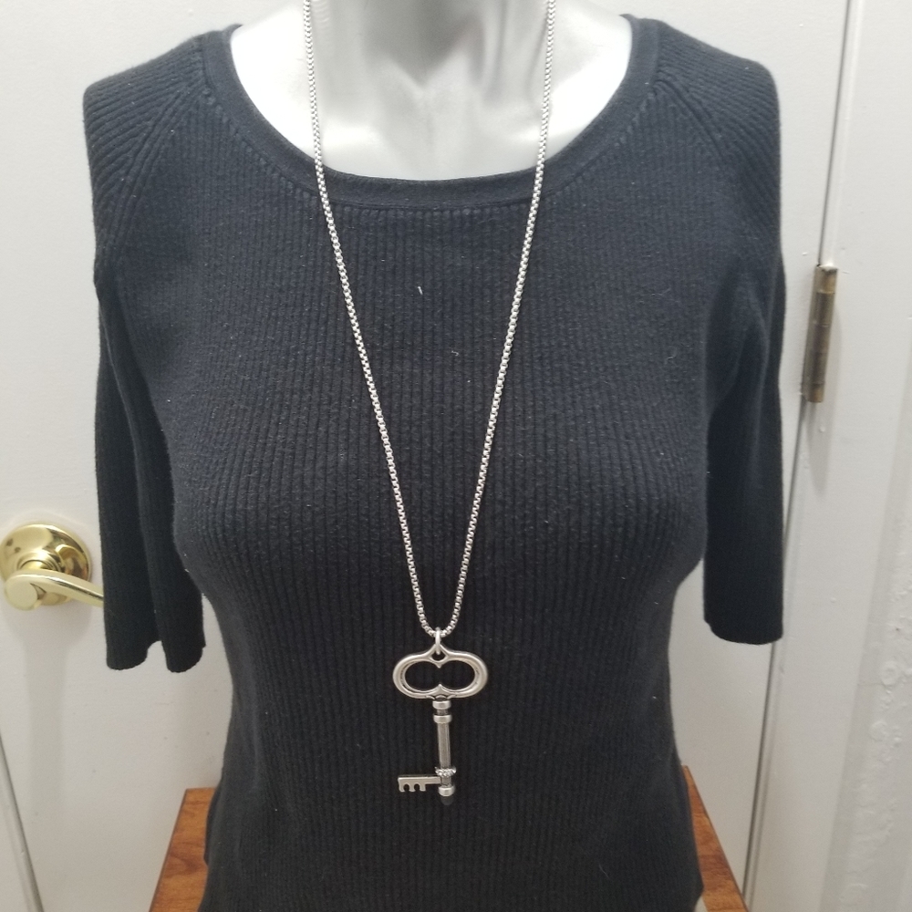 Chico's NWT Skelton Key Necklace Long